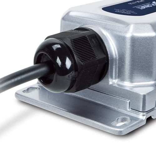 IPOE-175S — Industrial IP67 802.3bt PoE++ Splitter (DC 12V, -40~75 degrees C), vista 5