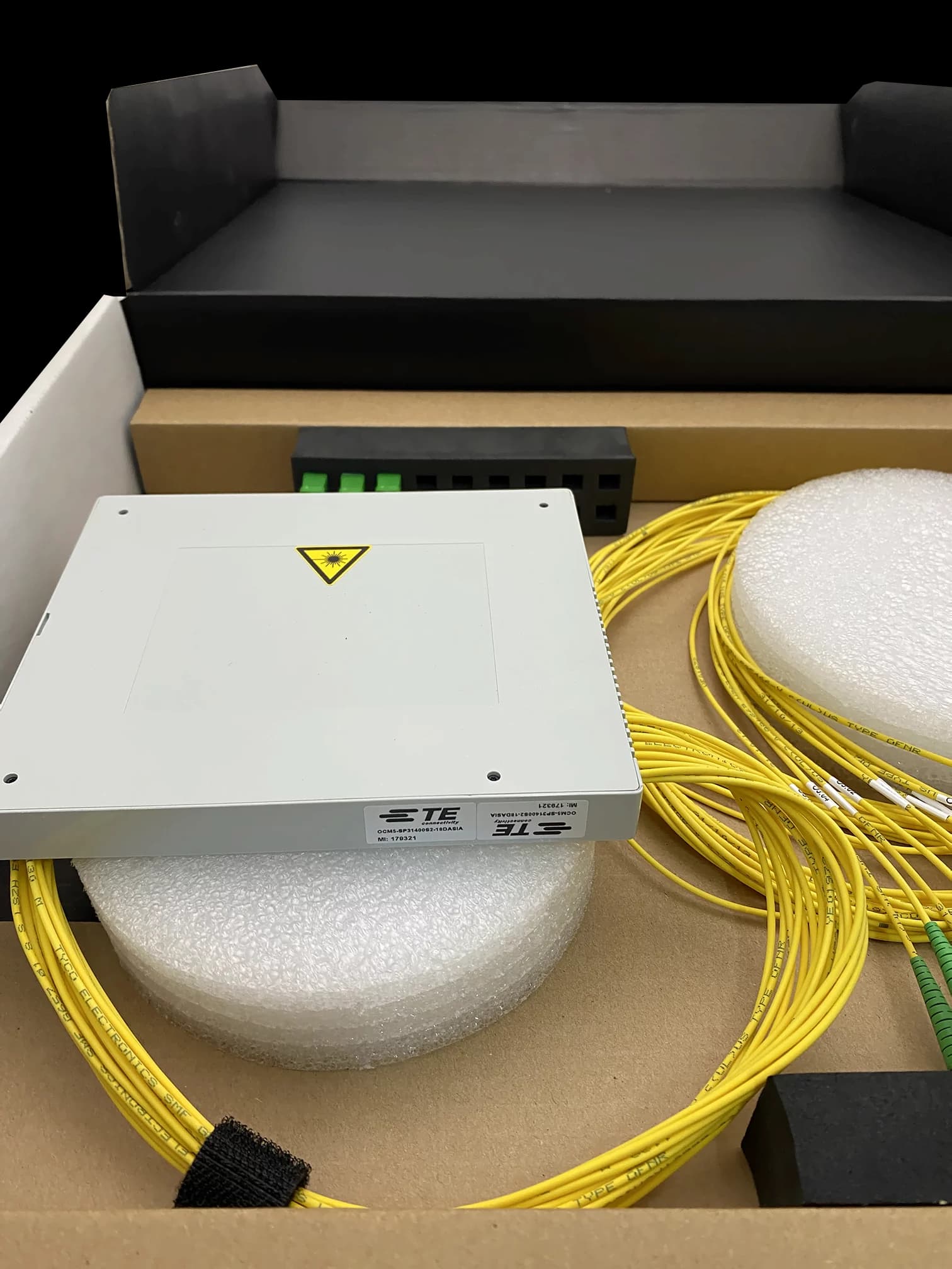 Splitter Cabinet 3x1/4 SCAPC | OCM5-SP31400S2-18DASIA, vista 2