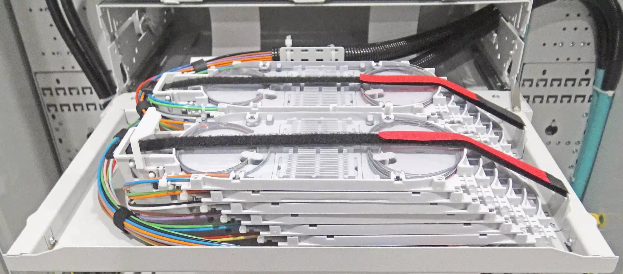 3U 19"/21" FSSHD High Density Fiber Splice Shelves | Up to 288F FSSHD 19/21-3U-12T(24F)/12T(24F)-288, vista 7