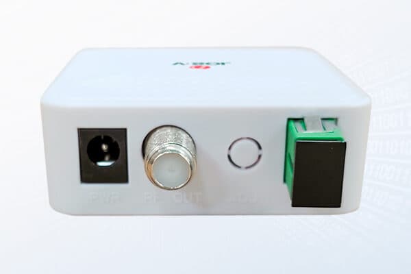 V8610TD — 1550nm Directly Modulated Optical Transmitter, vista 2